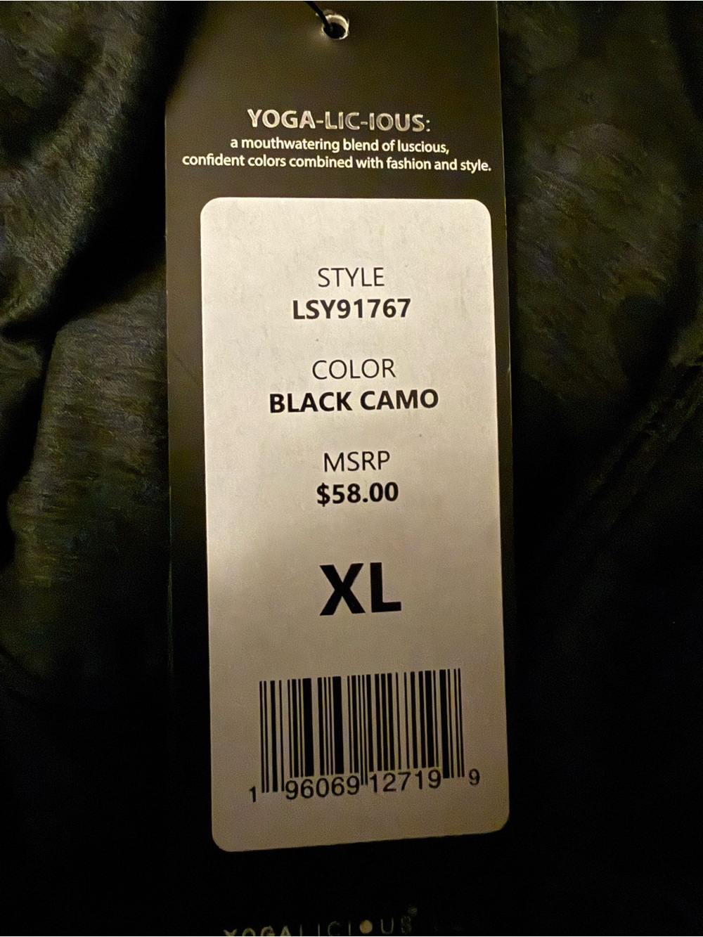 NWT Women’s Yogalicious Lux Black Camo Cropped Hooded Long Sleeve Shirt Size XL - Picture 4 of 7
